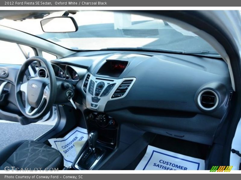 Oxford White / Charcoal Black 2012 Ford Fiesta SE Sedan