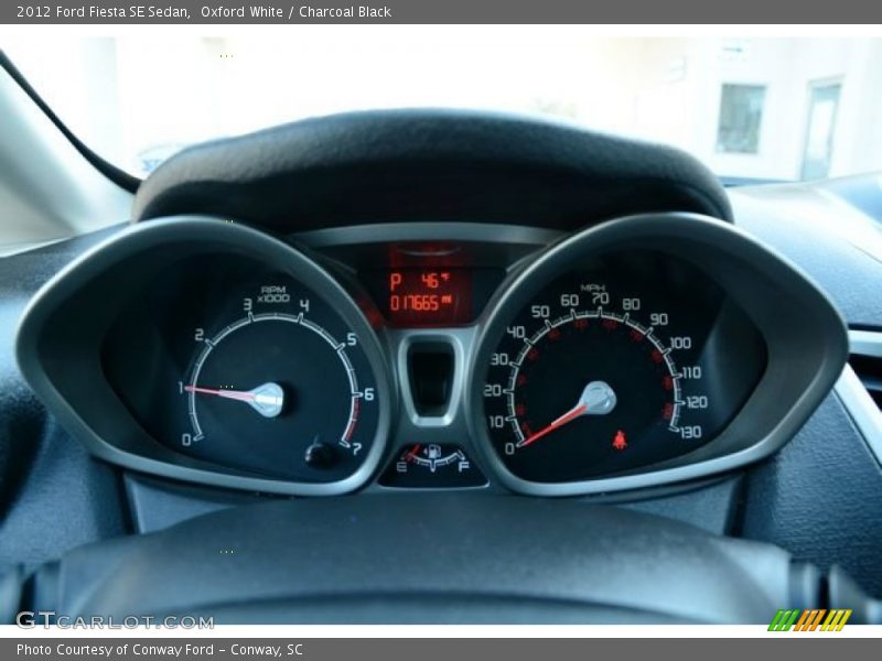 Oxford White / Charcoal Black 2012 Ford Fiesta SE Sedan