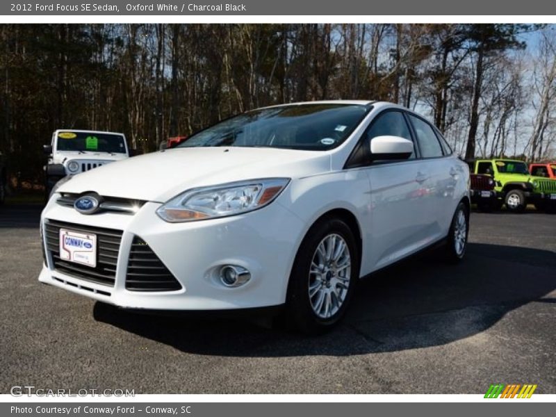 Oxford White / Charcoal Black 2012 Ford Focus SE Sedan