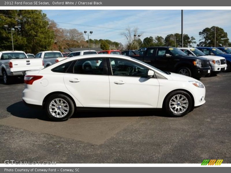 Oxford White / Charcoal Black 2012 Ford Focus SE Sedan
