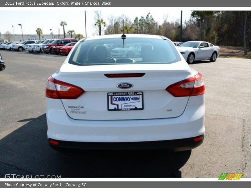 Oxford White / Charcoal Black 2012 Ford Focus SE Sedan