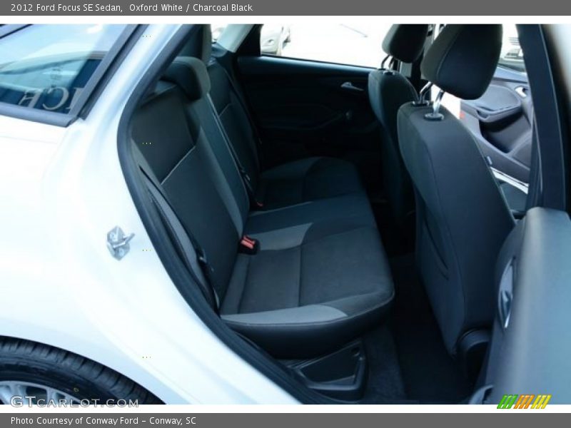 Oxford White / Charcoal Black 2012 Ford Focus SE Sedan