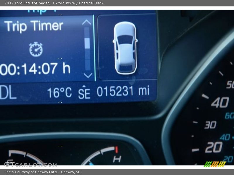 Oxford White / Charcoal Black 2012 Ford Focus SE Sedan