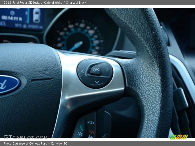 Oxford White / Charcoal Black 2012 Ford Focus SE Sedan