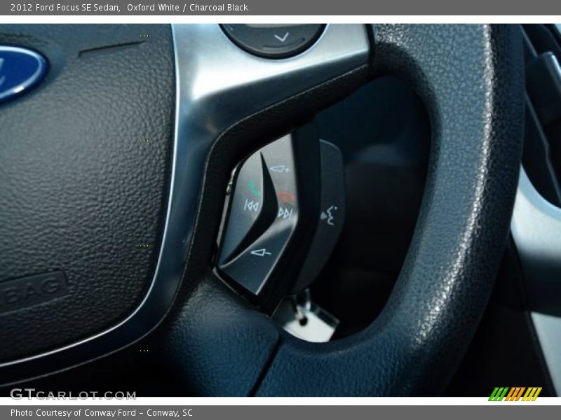 Oxford White / Charcoal Black 2012 Ford Focus SE Sedan