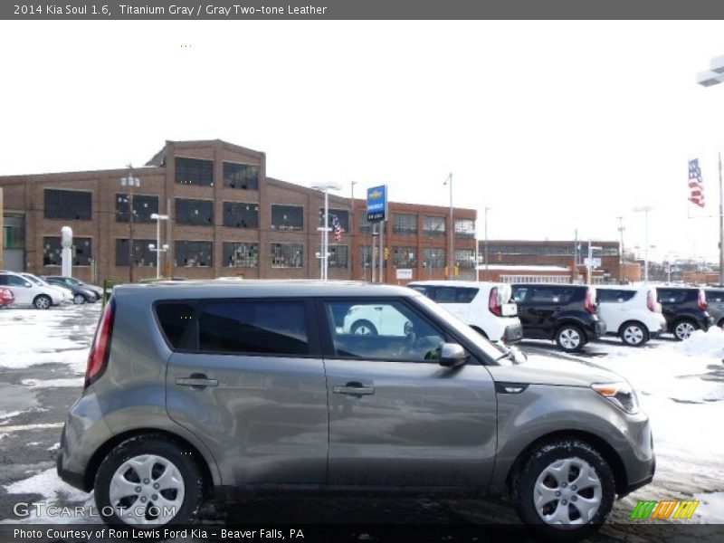 Titanium Gray / Gray Two-tone Leather 2014 Kia Soul 1.6