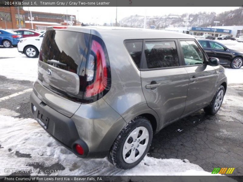 Titanium Gray / Gray Two-tone Leather 2014 Kia Soul 1.6