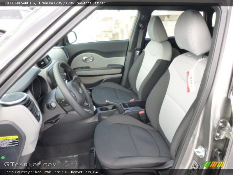 Titanium Gray / Gray Two-tone Leather 2014 Kia Soul 1.6