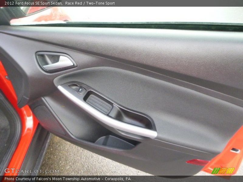 Race Red / Two-Tone Sport 2012 Ford Focus SE Sport Sedan