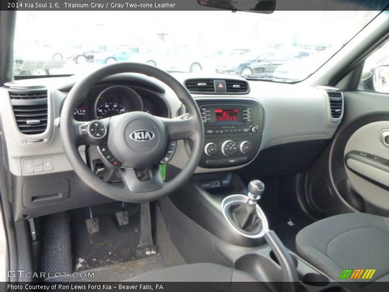 Titanium Gray / Gray Two-tone Leather 2014 Kia Soul 1.6