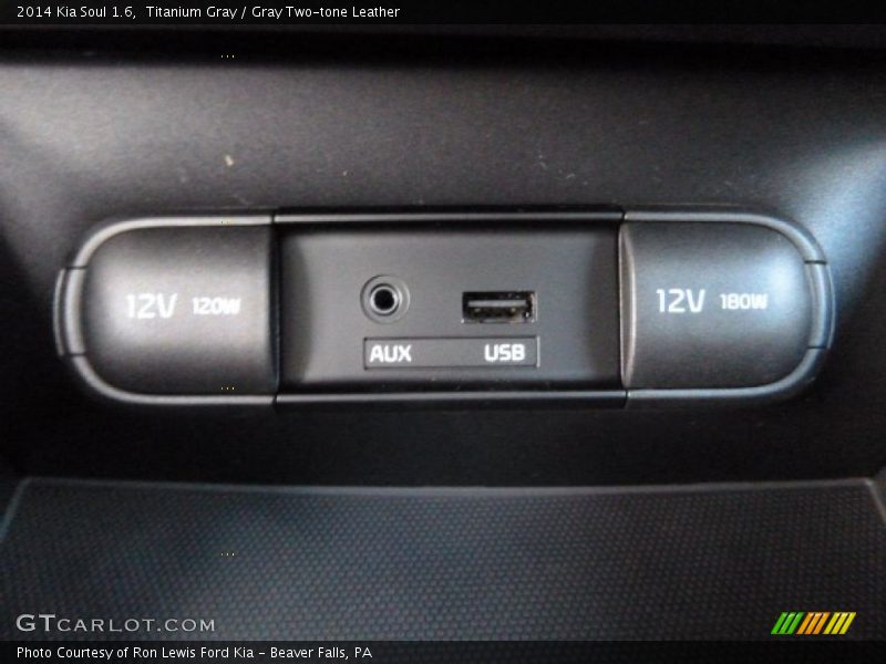 Titanium Gray / Gray Two-tone Leather 2014 Kia Soul 1.6