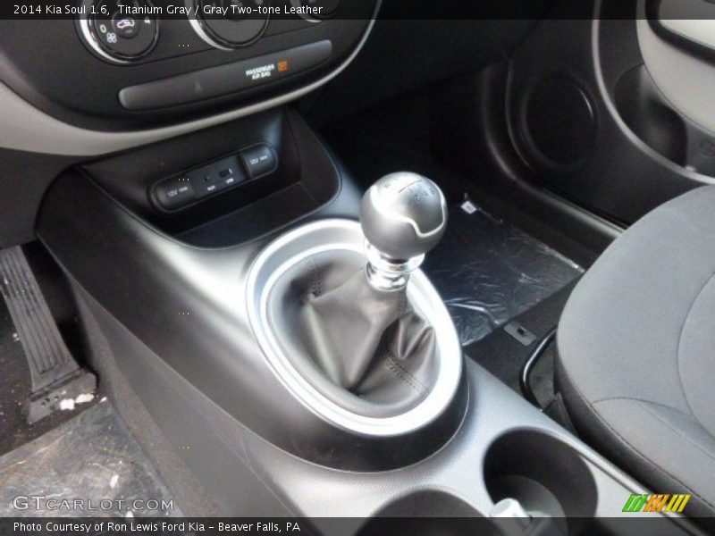 Titanium Gray / Gray Two-tone Leather 2014 Kia Soul 1.6