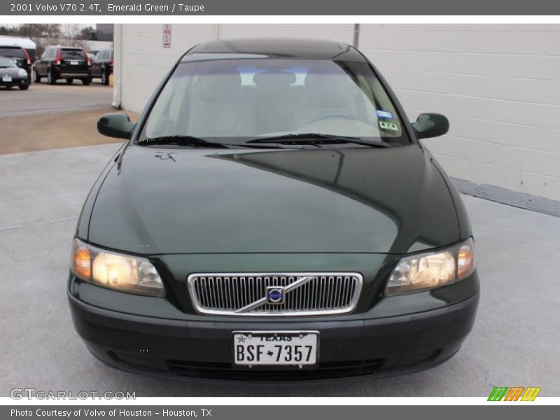 Emerald Green / Taupe 2001 Volvo V70 2.4T