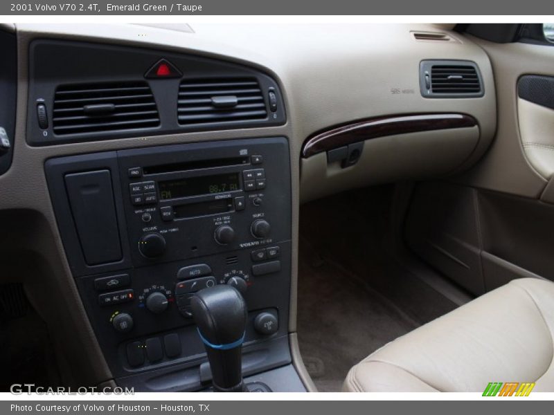 Emerald Green / Taupe 2001 Volvo V70 2.4T
