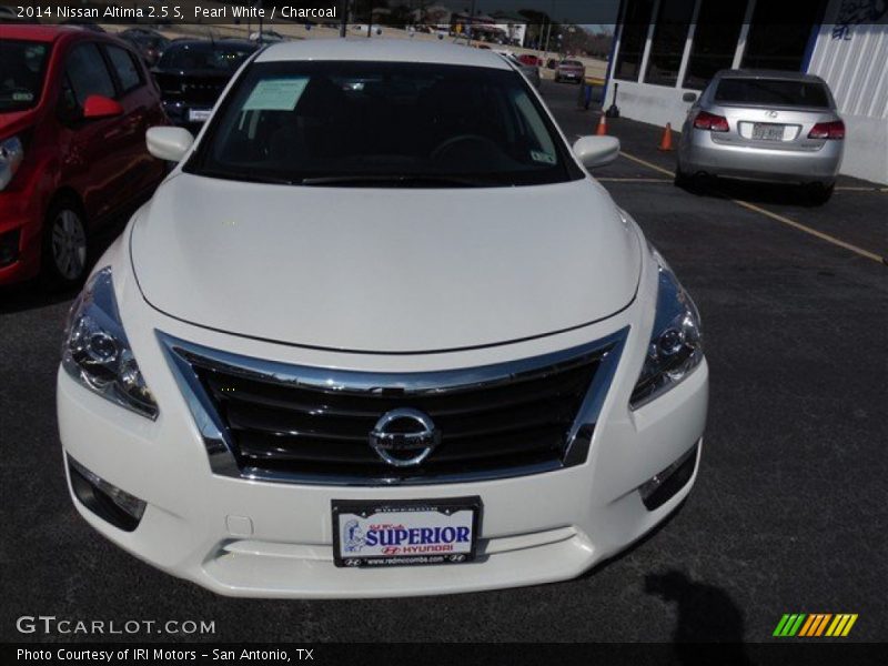 Pearl White / Charcoal 2014 Nissan Altima 2.5 S