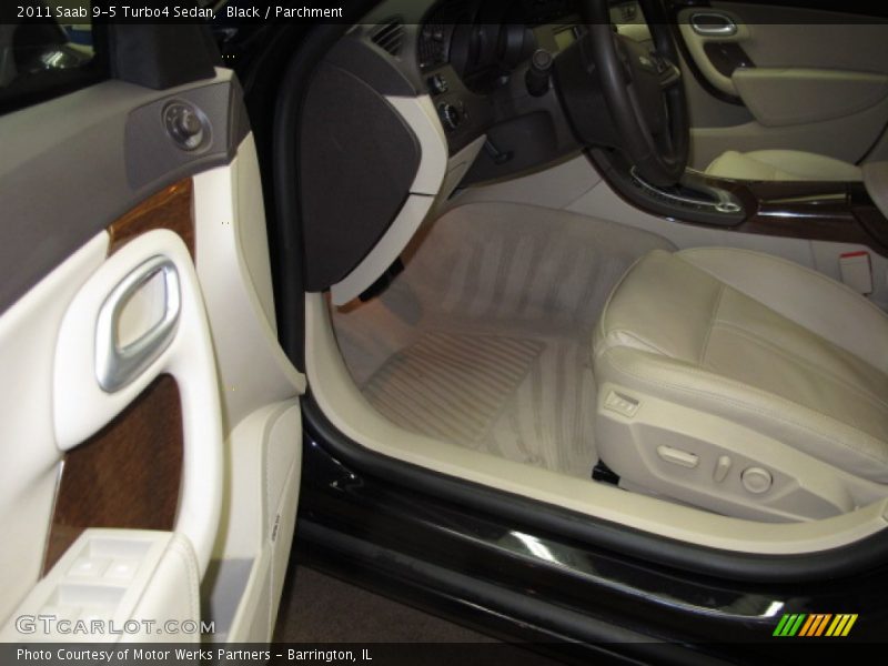 Black / Parchment 2011 Saab 9-5 Turbo4 Sedan