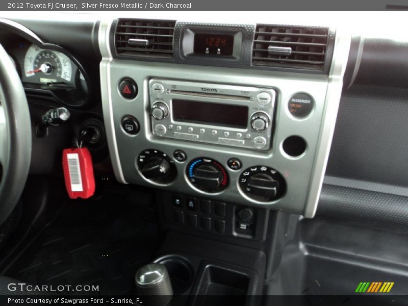 Controls of 2012 FJ Cruiser 