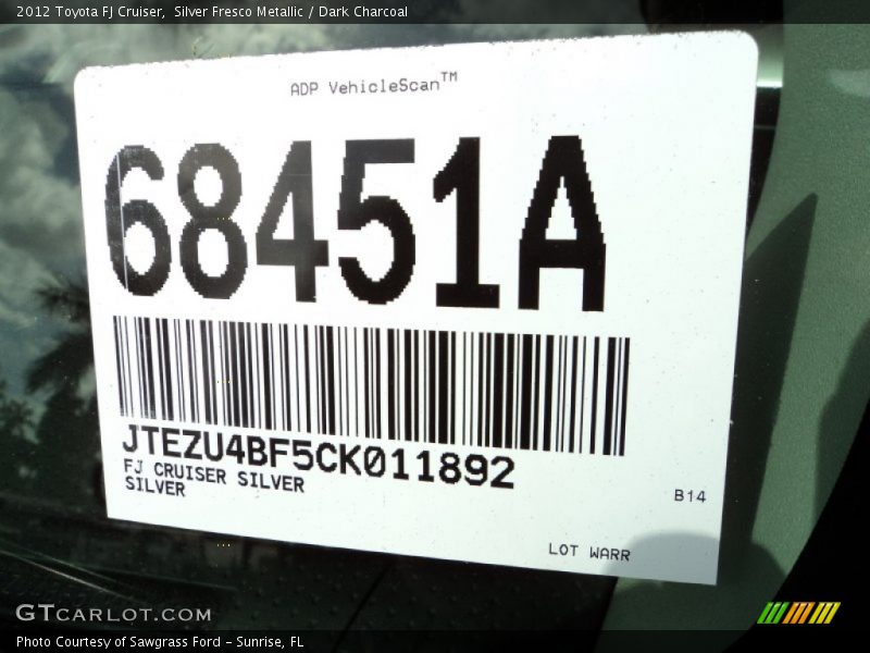 Silver Fresco Metallic / Dark Charcoal 2012 Toyota FJ Cruiser