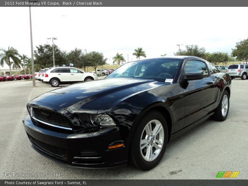 Front 3/4 View of 2013 Mustang V6 Coupe