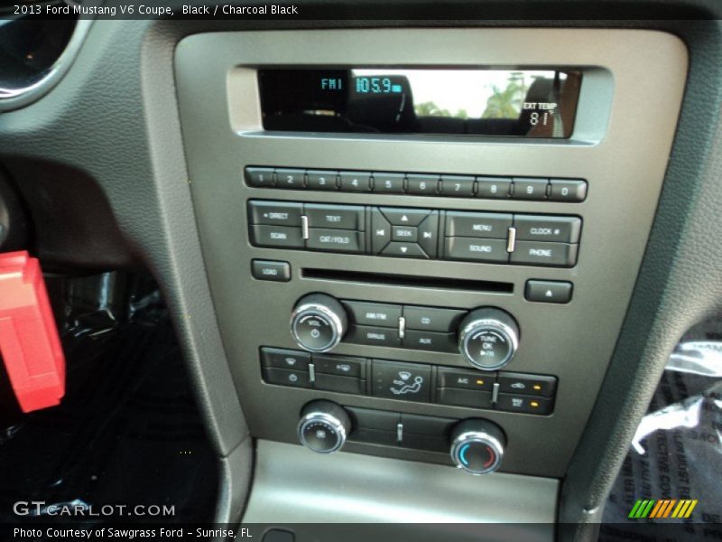 Controls of 2013 Mustang V6 Coupe