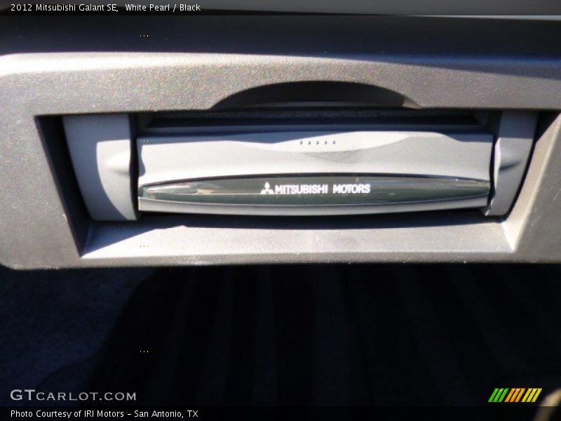White Pearl / Black 2012 Mitsubishi Galant SE