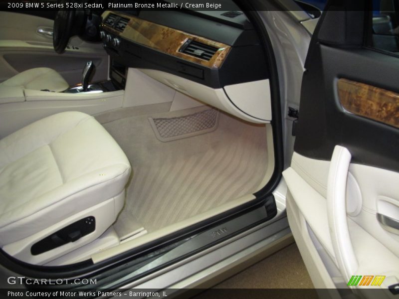 Platinum Bronze Metallic / Cream Beige 2009 BMW 5 Series 528xi Sedan
