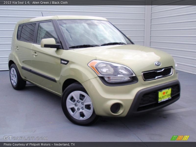 Alien Green / Black Cloth 2013 Kia Soul 1.6