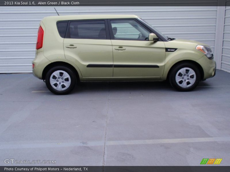 Alien Green / Black Cloth 2013 Kia Soul 1.6