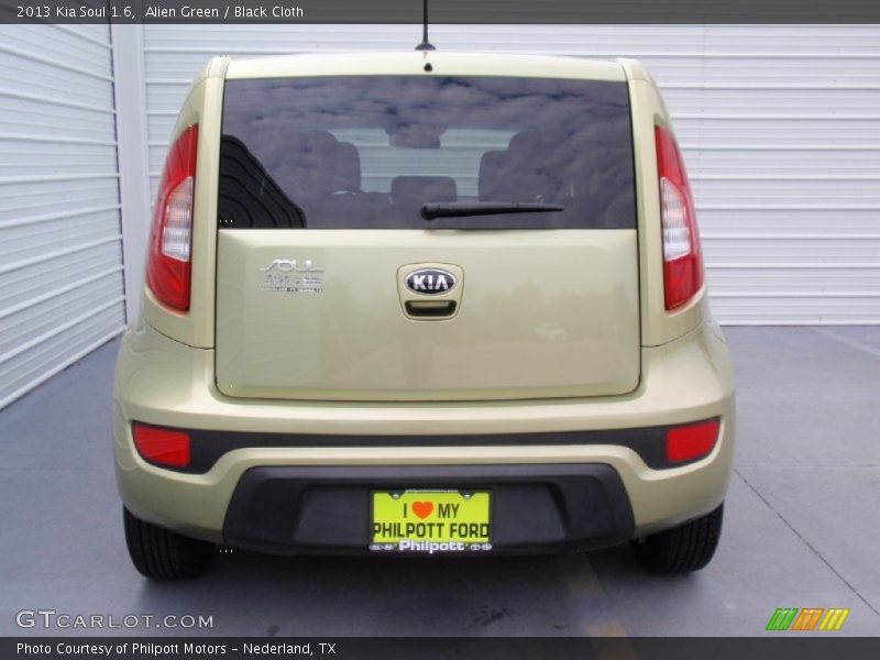 Alien Green / Black Cloth 2013 Kia Soul 1.6