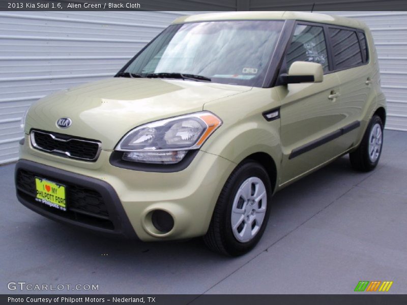 Alien Green / Black Cloth 2013 Kia Soul 1.6