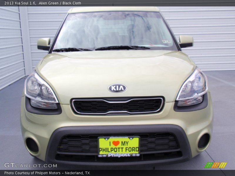 Alien Green / Black Cloth 2013 Kia Soul 1.6
