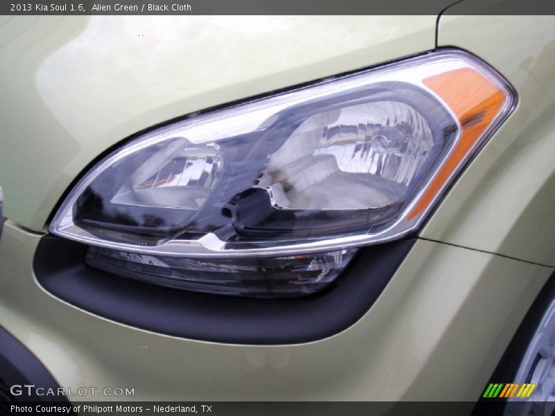 Alien Green / Black Cloth 2013 Kia Soul 1.6