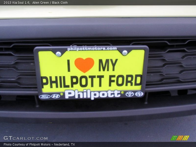 Alien Green / Black Cloth 2013 Kia Soul 1.6