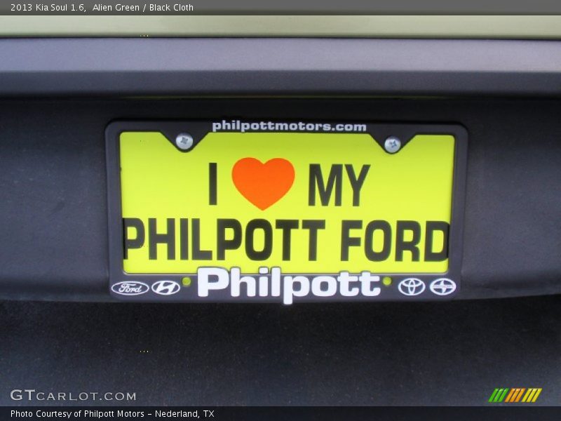 Alien Green / Black Cloth 2013 Kia Soul 1.6
