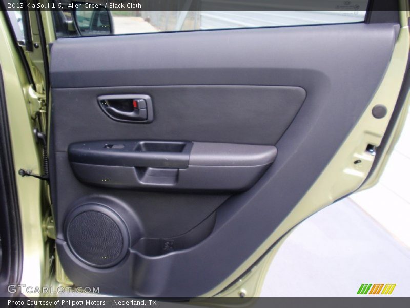 Alien Green / Black Cloth 2013 Kia Soul 1.6