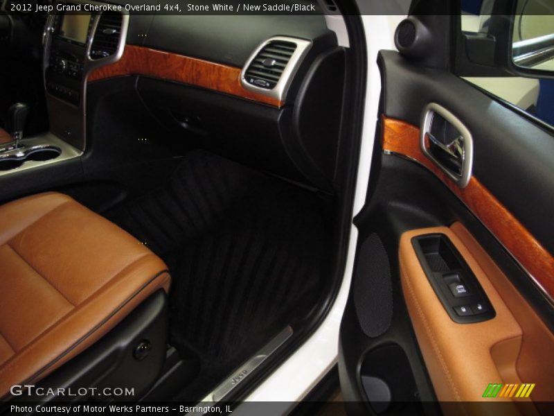 Stone White / New Saddle/Black 2012 Jeep Grand Cherokee Overland 4x4
