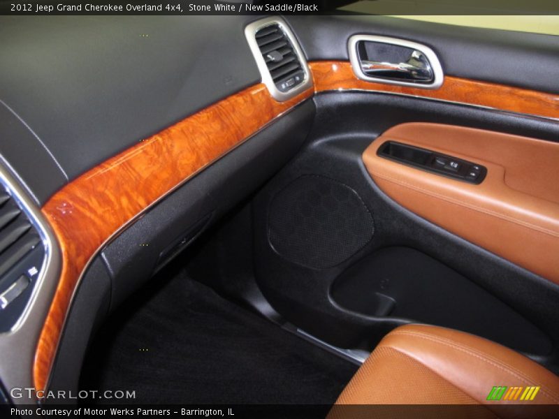 Stone White / New Saddle/Black 2012 Jeep Grand Cherokee Overland 4x4