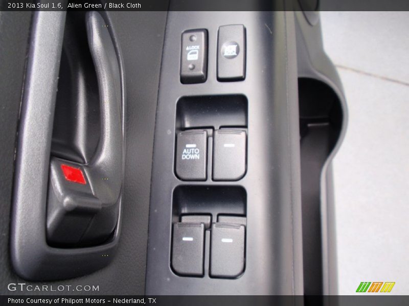 Alien Green / Black Cloth 2013 Kia Soul 1.6
