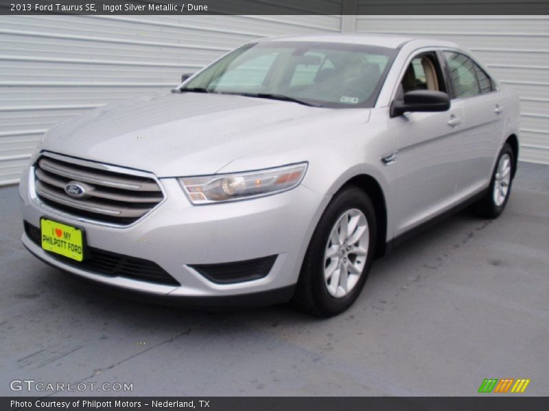 Ingot Silver Metallic / Dune 2013 Ford Taurus SE