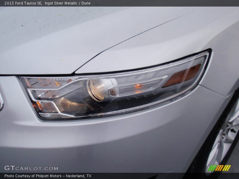 Ingot Silver Metallic / Dune 2013 Ford Taurus SE