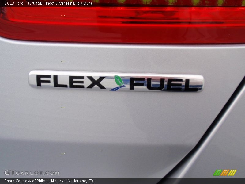 Ingot Silver Metallic / Dune 2013 Ford Taurus SE