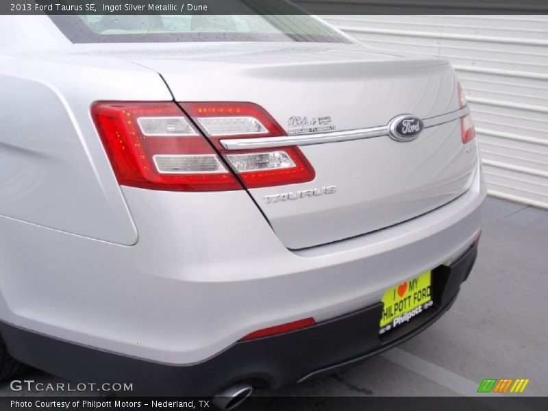 Ingot Silver Metallic / Dune 2013 Ford Taurus SE