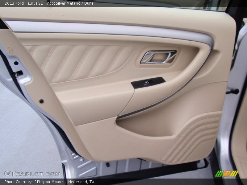 Ingot Silver Metallic / Dune 2013 Ford Taurus SE