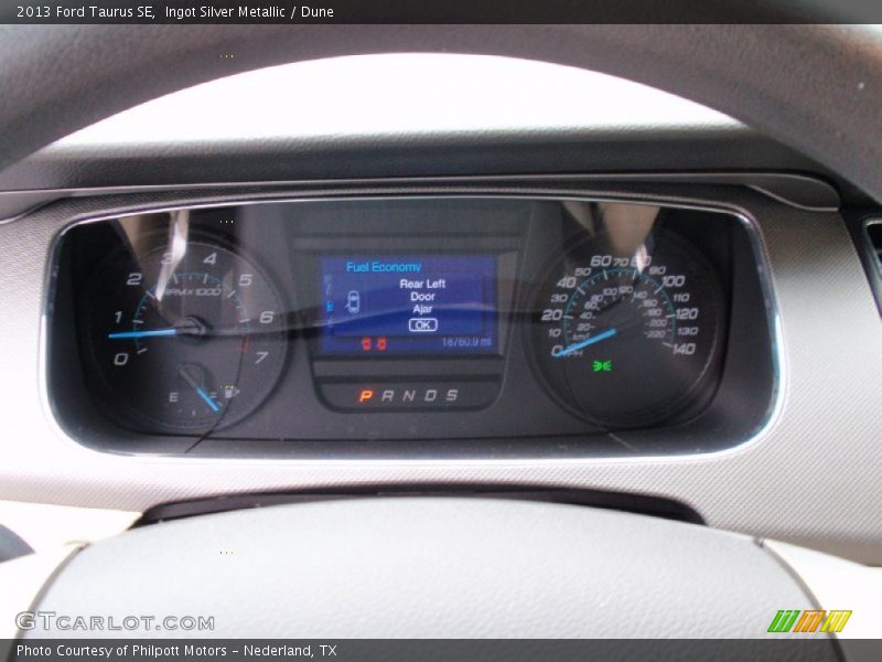 Ingot Silver Metallic / Dune 2013 Ford Taurus SE