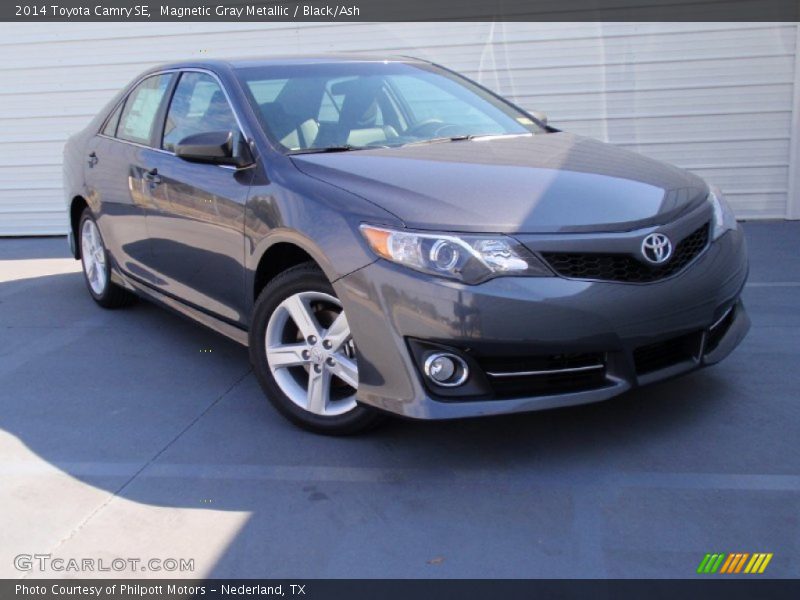 Magnetic Gray Metallic / Black/Ash 2014 Toyota Camry SE