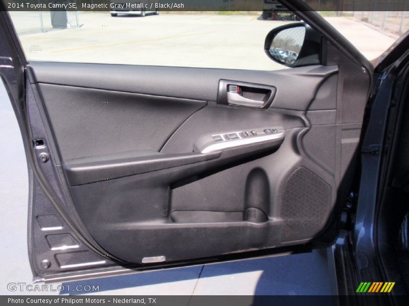 Magnetic Gray Metallic / Black/Ash 2014 Toyota Camry SE