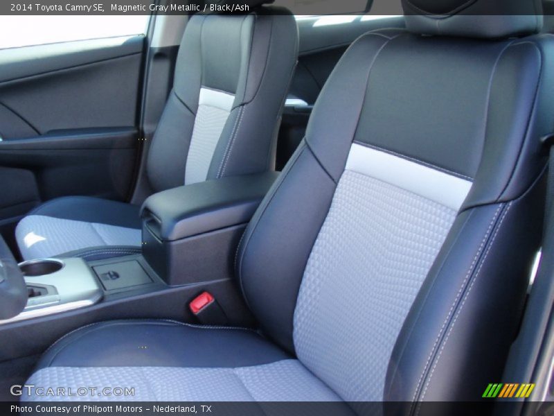 Magnetic Gray Metallic / Black/Ash 2014 Toyota Camry SE