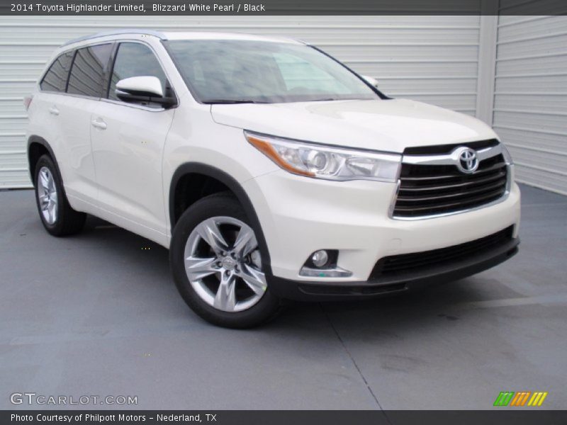 Front 3/4 View of 2014 Highlander Limited