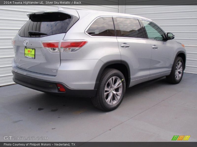 Silver Sky Metallic / Black 2014 Toyota Highlander LE