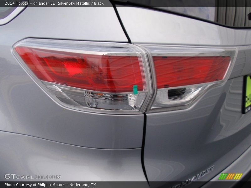 Silver Sky Metallic / Black 2014 Toyota Highlander LE